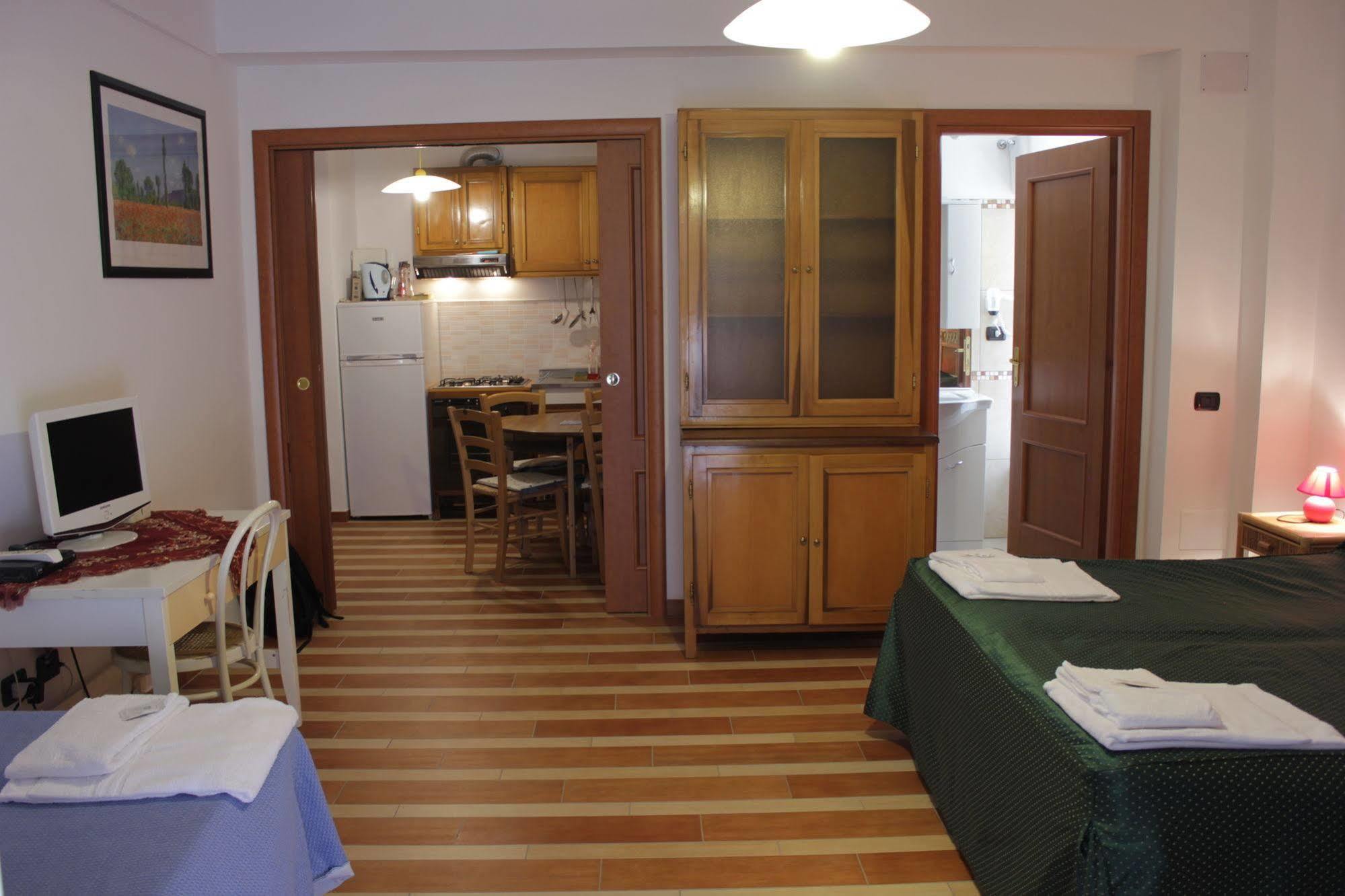 Tourist House Roma Aparthotel Exterior photo